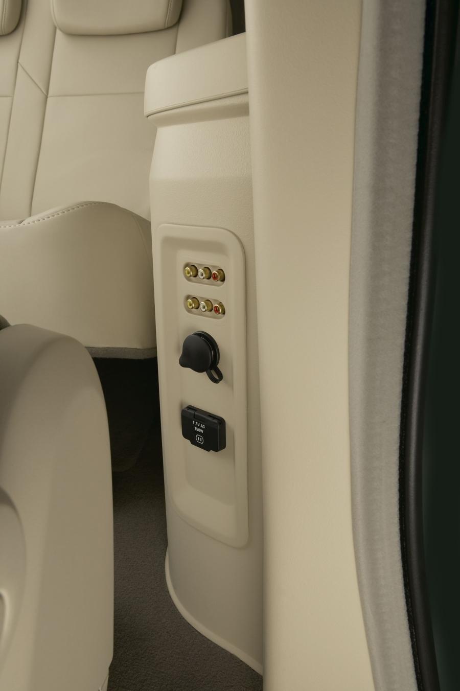  Chrysler Town & Country 2008 года  (фото 67 из 69)